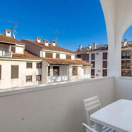 Apartamento Rona Volta